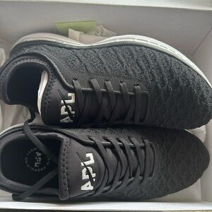 APL Techloom Phantom - Black / Metallic Silver - US Size 7.5 - New